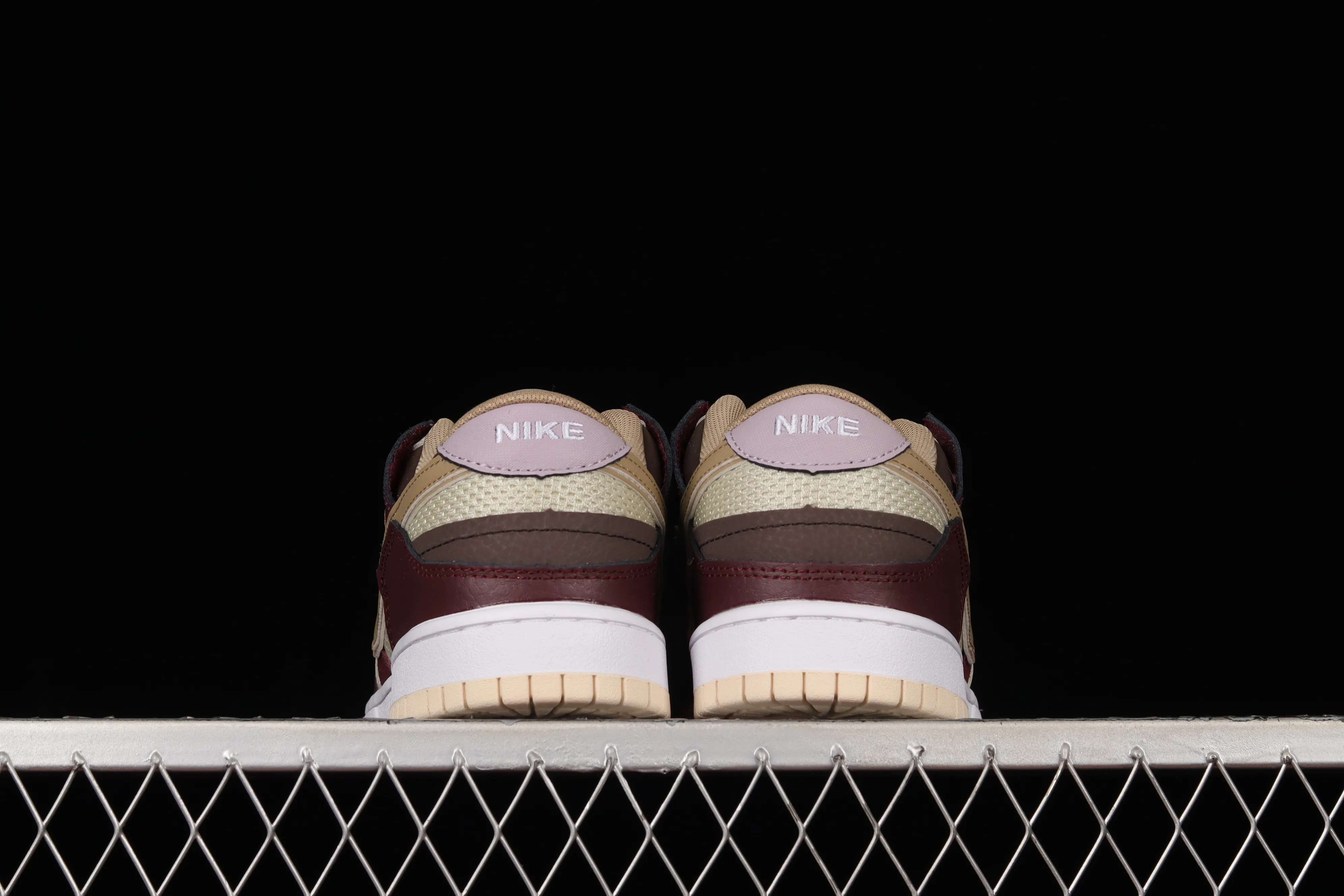 All categories Nk SB Dunk series Nk SB Dunk Low low-top skate shoes Nk Dunk Scrap stitching low-top skate shoes DH7450-100